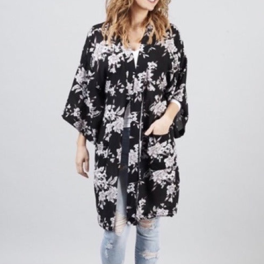 Spiritual Gangster Maya Kimono Black Floral Robe W/ Pockets One Size Fits Most